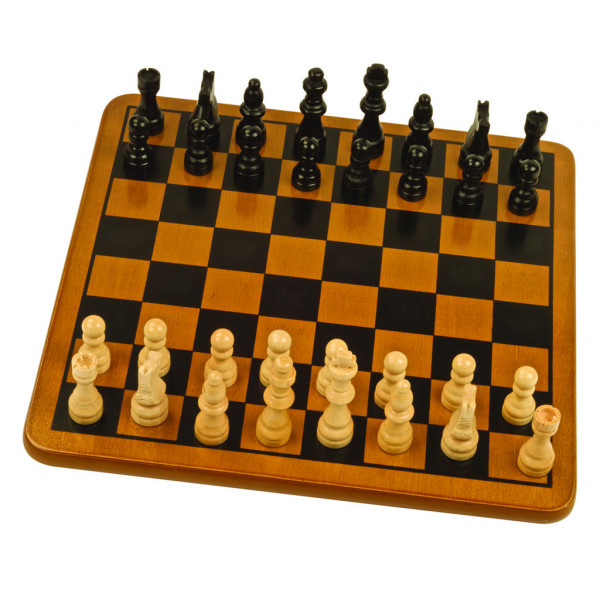 Klasické dřevěné šachy